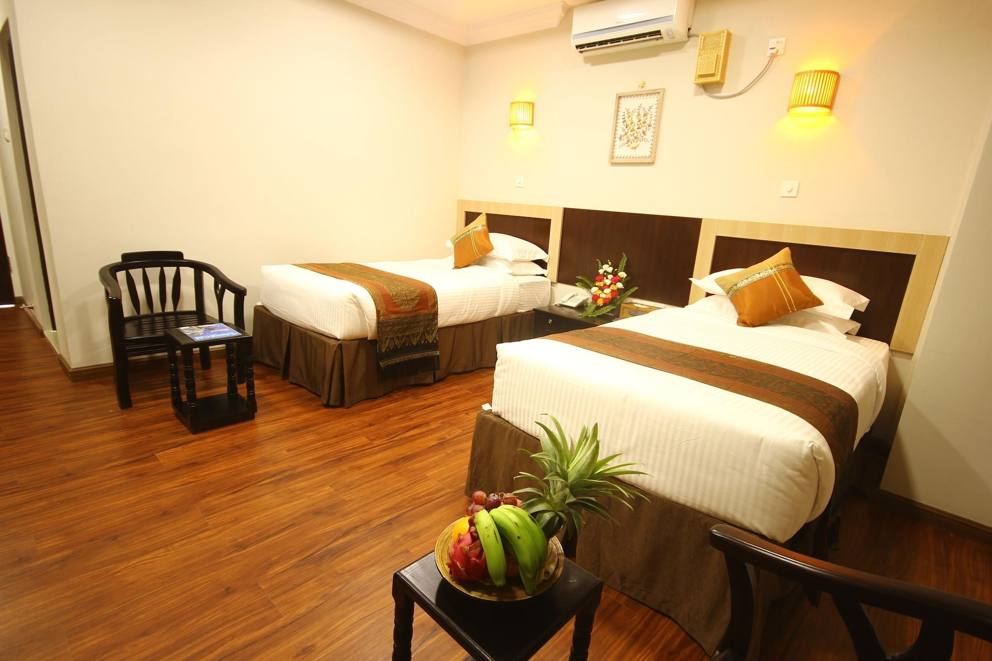 Immana Grand Inle Hotel Няунг Шве Екстериор снимка