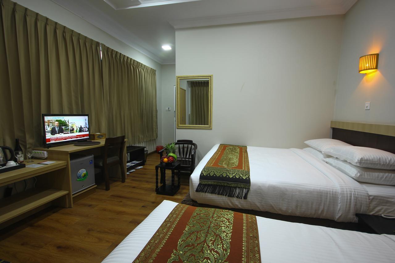 Immana Grand Inle Hotel Няунг Шве Екстериор снимка