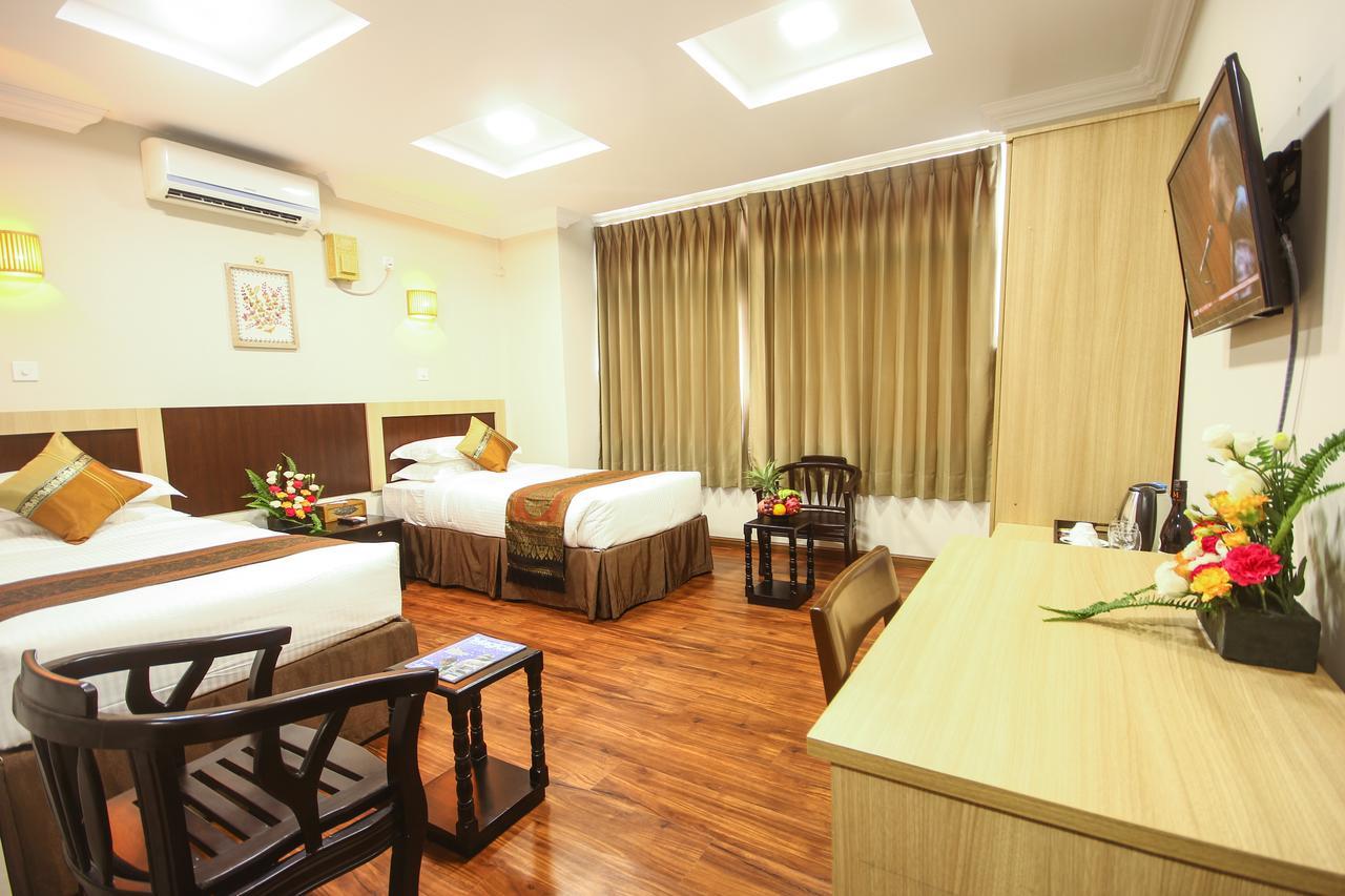 Immana Grand Inle Hotel Няунг Шве Екстериор снимка