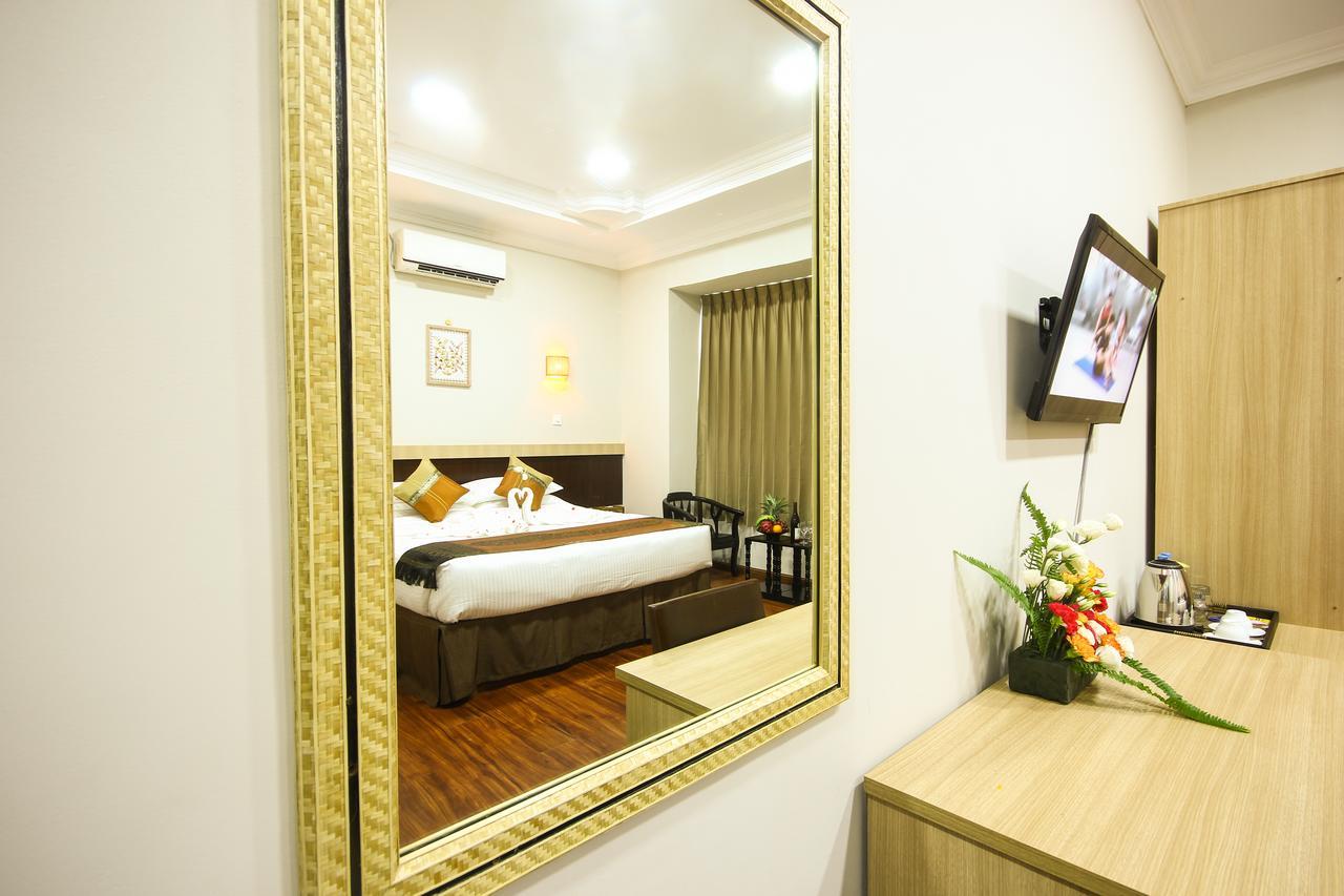 Immana Grand Inle Hotel Няунг Шве Екстериор снимка
