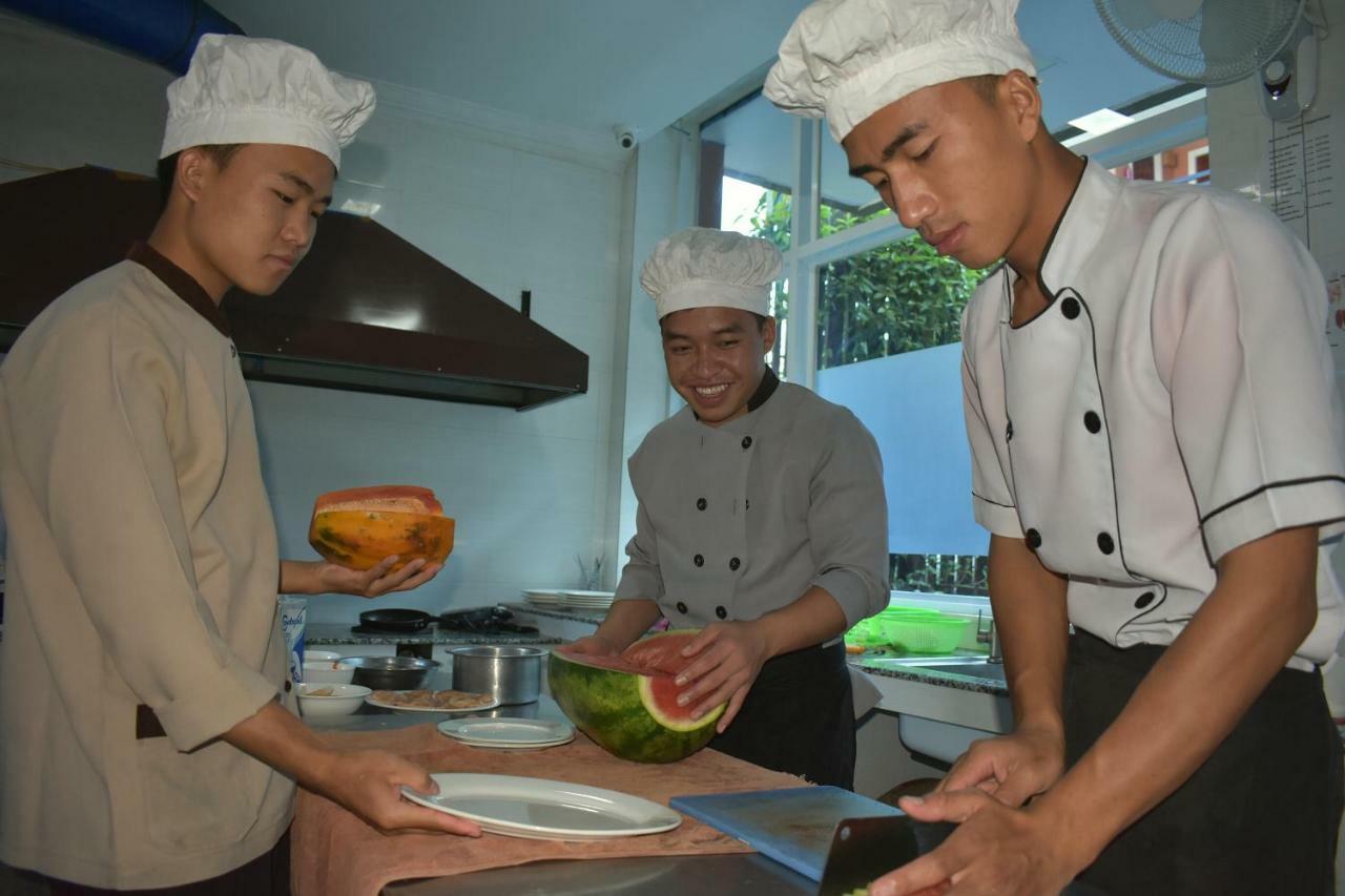 Immana Grand Inle Hotel Няунг Шве Екстериор снимка